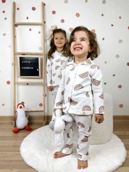 Çocuk Pijama Takımı Gökkuşağı Desenli